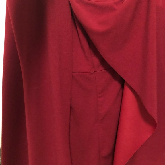 Burgundy cocktail dress with fun sleeves - Picture 3 of 5